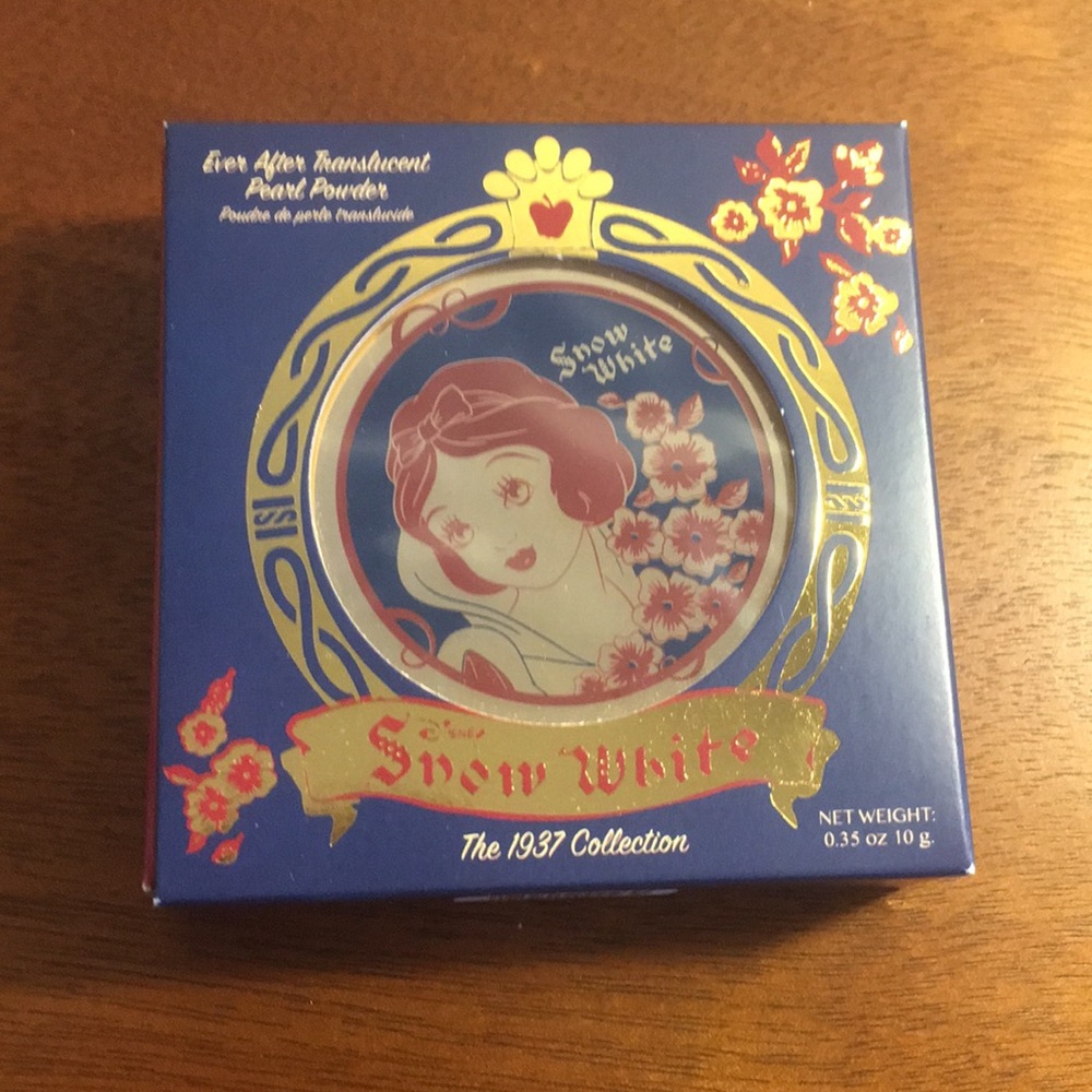 Besame Snow White Translucent Pearl Powder